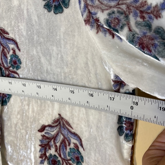 Alix Of Bohemia White Floral Blouse - Picture 9 of 9